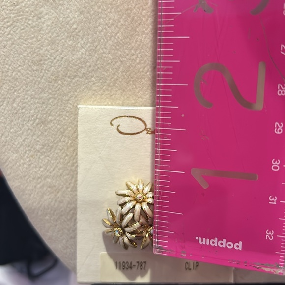 Vintage Oscar de la Renta Domed Enamel Flower Trio Earrings-Boutique - Picture 8 of 10